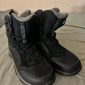Columbia Men's Black and Gray Waterproof Outdoor Boots